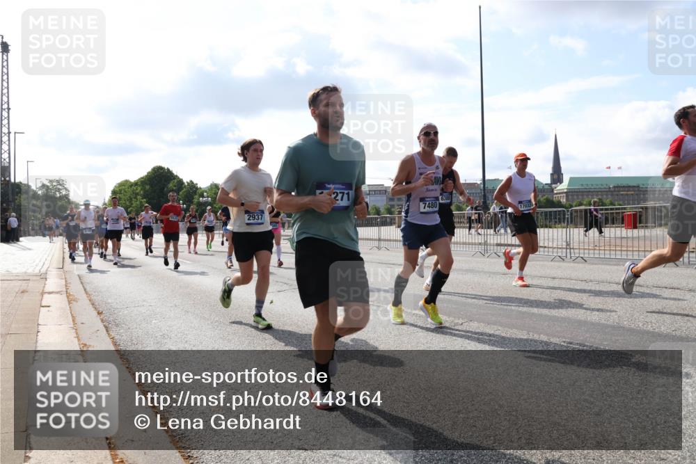29.06.2025 - hella hamburg halbmarathon Lena Gebhardt http://msf.ph/oto/8448164 29.06.2025 09:53:41 Lombardsbrücke 2937, 271, 7480, 6388, 17032, 1098, 1466, 1558, 1750, 1759, 2270, 2365, 2402, 2516, 2623, 2823, 2890, 2937, 3004, 3146, 3186, 3414, 4091, 4140, 4247, 4310, 4553, 4949, 5022, 5115, 5362, 5460, 5532, 5623, 5624, 5650, 5692, 6071, 6203, 6282, 6309, 6375, 6388, 6460, 6575, 6903, 7167, 7204, 7322, 7385, 7448, 7450, 7480, 7734, 7765, 8023, 8269, 9030, 9043, 9126, 9626, 9633, 9723, 9965, 10792, 11077, 11936, 13009 meine-sportfotos.de