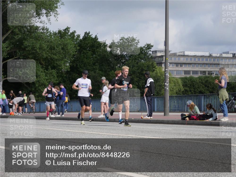 29.06.2025 - hella hamburg halbmarathon Luisa Fischer http://msf.ph/oto/8448226 29.06.2025 09:48:18 Kennedybrücke 17213, 17768, 9345, 4463, 4812, 6495, 7055, 8062, 9345, 10453 meine-sportfotos.de