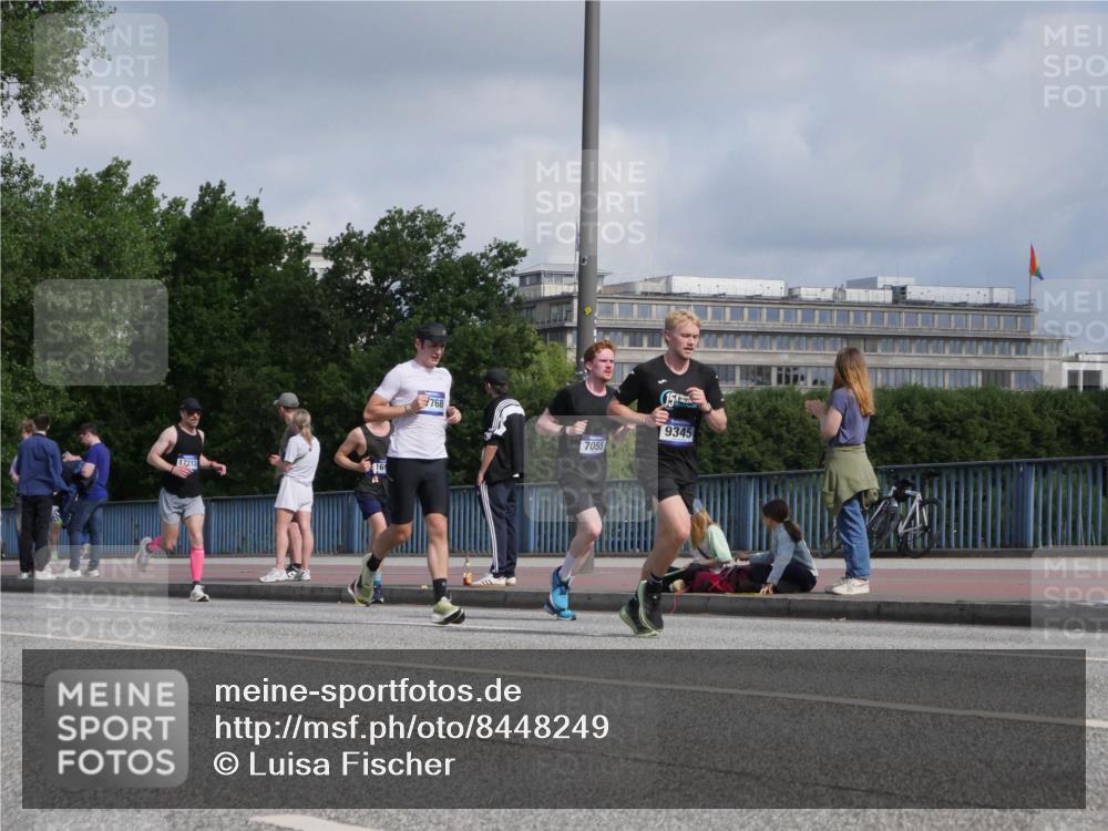 29.06.2025 - hella hamburg halbmarathon Luisa Fischer http://msf.ph/oto/8448249 29.06.2025 09:48:19 Kennedybrücke 4, 16, 768, 7055, 15, 9345, 2525, 4463, 4812, 6495, 7055, 9345, 10453 meine-sportfotos.de