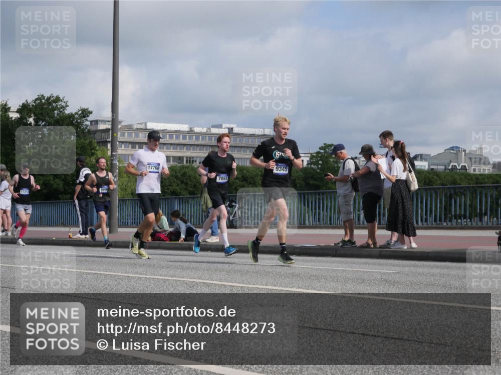 29.06.2025 - hella hamburg halbmarathon Luisa Fischer http://msf.ph/oto/8448273 29.06.2025 09:48:20 Kennedybrücke 17213, 1696, 690, 17768, 7055, 15, 9345, 2525, 4812, 6495, 7055, 9345, 10453 meine-sportfotos.de