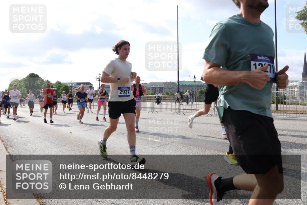 29.06.2025 - hella hamburg halbmarathon Lena Gebhardt http://msf.ph/oto/8448279 29.06.2025 09:53:42 Lombardsbrücke 4247, 5532, 15851, 7385, 2937, 5362, 12271, 1098, 1466, 1558, 1750, 1759, 2270, 2365, 2402, 2516, 2623, 2823, 2890, 2937, 3004, 3146, 3186, 3414, 4091, 4140, 4247, 4310, 4553, 4949, 5022, 5115, 5362, 5460, 5532, 5623, 5624, 5650, 5692, 6071, 6203, 6282, 6309, 6375, 6388, 6460, 6575, 6903, 7167, 7204, 7322, 7385, 7448, 7450, 7480, 7734, 7765, 8023, 8269, 9030, 9043, 9126, 9626, 9633, 9723, 9965, 10792, 11077, 11936, 13009 meine-sportfotos.de