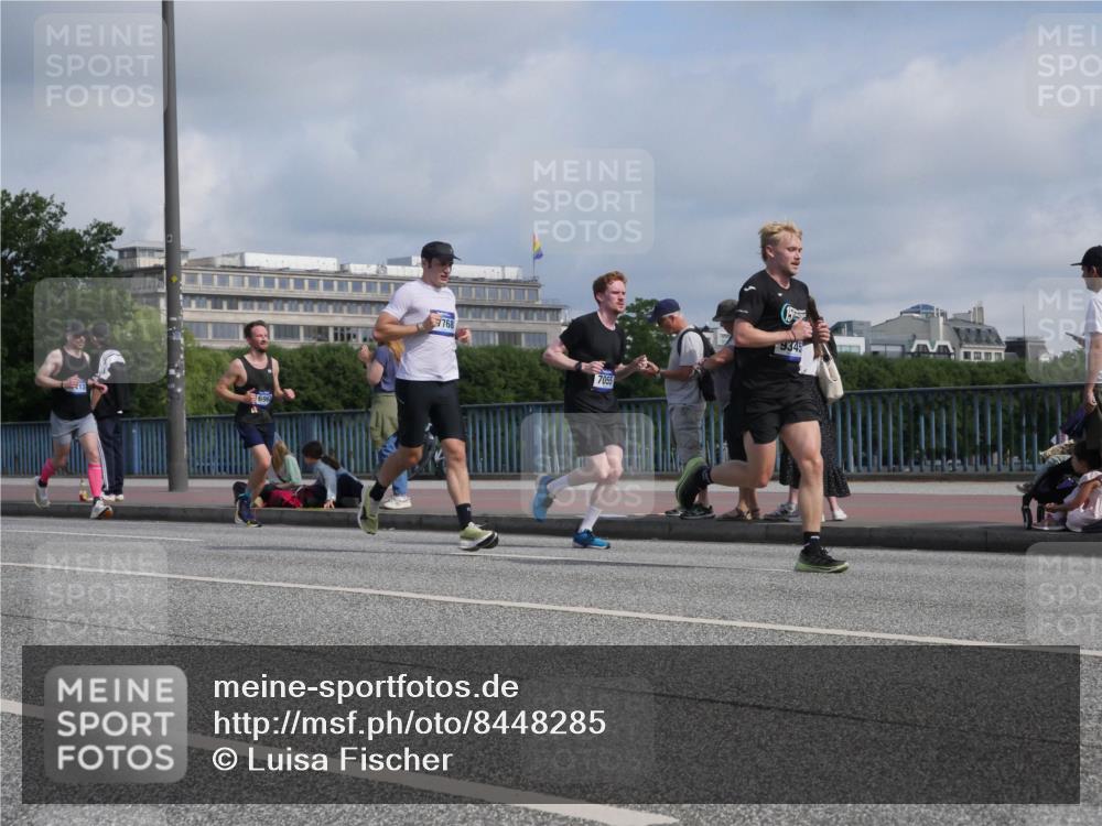 29.06.2025 - hella hamburg halbmarathon Luisa Fischer http://msf.ph/oto/8448285 29.06.2025 09:48:20 Kennedybrücke 696, 7768, 7055, 9349, 2525, 4812, 6495, 7055, 9345, 10453 meine-sportfotos.de