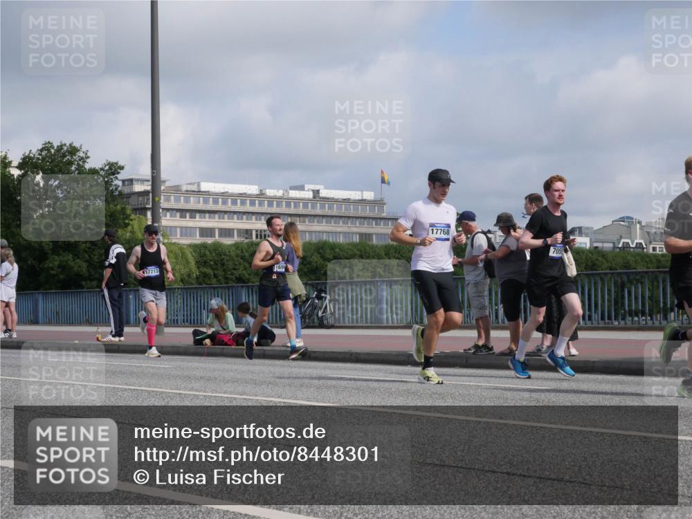 29.06.2025 - hella hamburg halbmarathon Luisa Fischer http://msf.ph/oto/8448301 29.06.2025 09:48:21 Kennedybrücke 17213, 169, 17768, 7055, 2525, 4812, 6495, 7055, 9345, 10453 meine-sportfotos.de