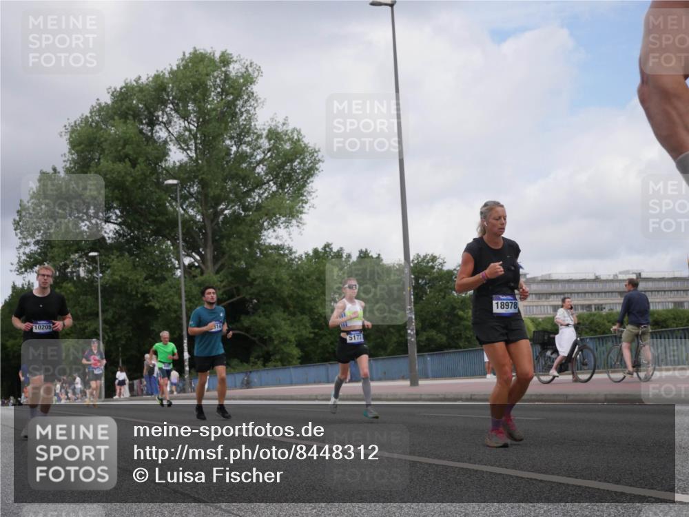 29.06.2025 - hella hamburg halbmarathon Luisa Fischer http://msf.ph/oto/8448312 29.06.2025 10:30:33 Kennedybrücke 10205, 314, 5177, 18978, 2045, 2643, 4507, 4509, 5177, 5495, 6214, 7314, 7978, 8085, 10205 meine-sportfotos.de