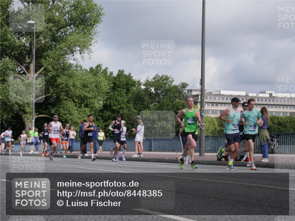 29.06.2025 - hella hamburg halbmarathon Luisa Fischer http://msf.ph/oto/8448385 29.06.2025 09:48:25 Kennedybrücke 15115, 8235, 1429, 1429, 8, 17056, 4812, 11199, 2525, 4812, 6169, 6495, 7845, 8784, 10453 meine-sportfotos.de