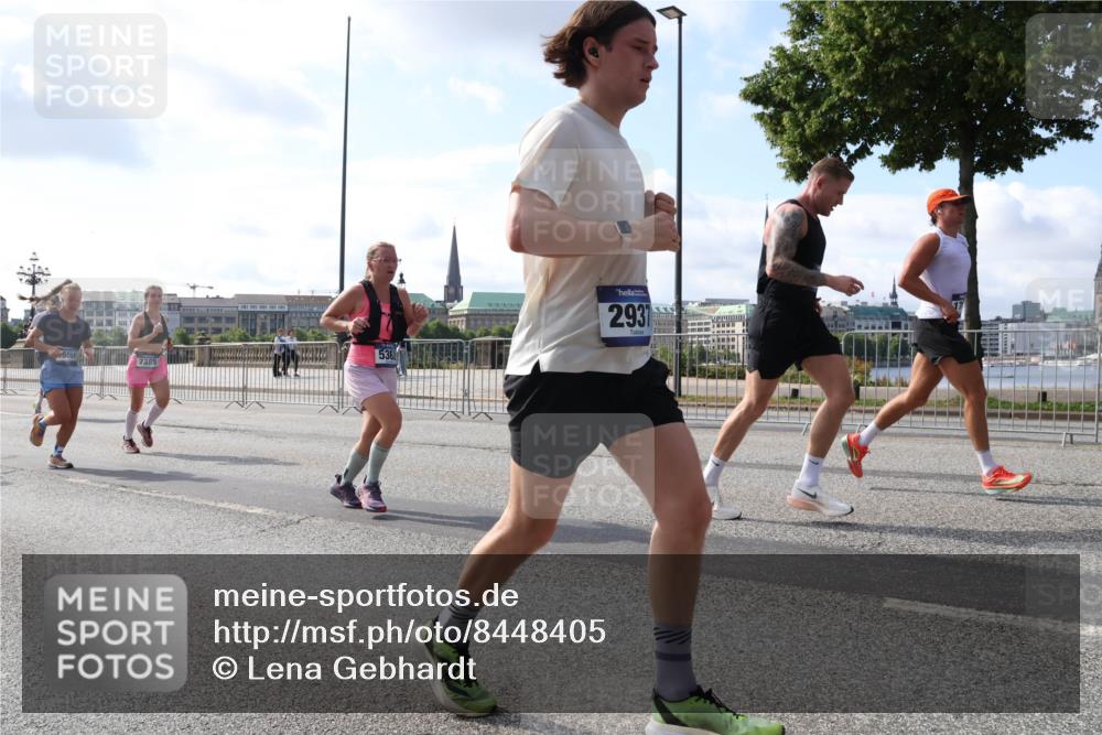 29.06.2025 - hella hamburg halbmarathon Lena Gebhardt http://msf.ph/oto/8448405 29.06.2025 09:53:43 Lombardsbrücke 7385, 5362, 2937, 1098, 1466, 1558, 1750, 1759, 2270, 2365, 2402, 2516, 2623, 2823, 2890, 2937, 3004, 3146, 3186, 3414, 4091, 4140, 4247, 4310, 4553, 4949, 5022, 5115, 5362, 5460, 5532, 5624, 5650, 5692, 6071, 6203, 6282, 6309, 6375, 6388, 6460, 6575, 6903, 7167, 7204, 7322, 7385, 7448, 7450, 7480, 7734, 7765, 8023, 8269, 9030, 9043, 9105, 9126, 9626, 9633, 9723, 9965, 10792, 11077, 11936, 13009 meine-sportfotos.de