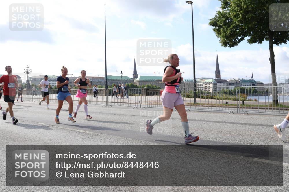 29.06.2025 - hella hamburg halbmarathon Lena Gebhardt http://msf.ph/oto/8448446 29.06.2025 09:53:43 Lombardsbrücke 5532, 15851, 53, 1098, 1466, 1558, 1750, 1759, 2270, 2365, 2402, 2516, 2623, 2823, 2890, 2937, 3004, 3146, 3186, 3414, 4091, 4140, 4247, 4310, 4553, 4949, 5022, 5115, 5362, 5460, 5532, 5624, 5650, 5692, 6071, 6203, 6282, 6309, 6375, 6388, 6460, 6575, 6903, 7167, 7204, 7322, 7385, 7448, 7450, 7480, 7734, 7765, 8023, 8269, 9030, 9043, 9105, 9126, 9626, 9633, 9723, 9965, 10792, 11077, 11936, 13009 meine-sportfotos.de