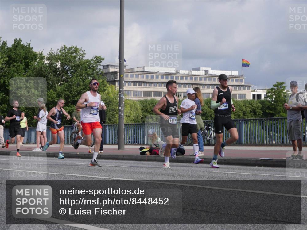 29.06.2025 - hella hamburg halbmarathon Luisa Fischer http://msf.ph/oto/8448452 29.06.2025 09:48:27 Kennedybrücke 15115, 784, 14293, 2525, 18235, 2525, 3843, 4812, 5042, 6169, 6495, 7845, 8784, 10453 meine-sportfotos.de