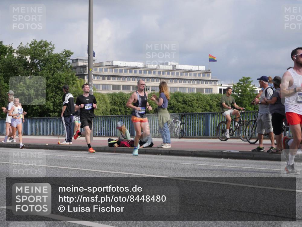 29.06.2025 - hella hamburg halbmarathon Luisa Fischer http://msf.ph/oto/8448480 29.06.2025 09:48:29 Kennedybrücke 7845, 15, 0169, 2525, 3809, 3843, 3955, 4812, 5042, 6169, 6495, 7845, 8784, 8956, 10453 meine-sportfotos.de
