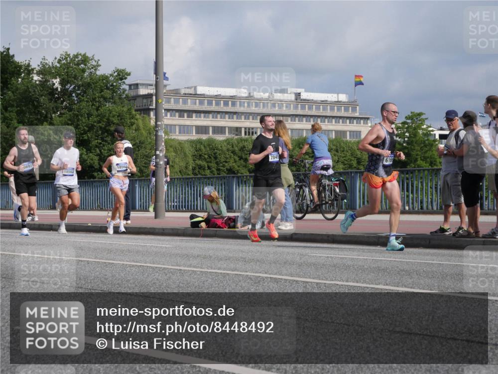 29.06.2025 - hella hamburg halbmarathon Luisa Fischer http://msf.ph/oto/8448492 29.06.2025 09:48:30 Kennedybrücke 5695, 18562, 18563, 7845, 6169, 2525, 3809, 3843, 3955, 5042, 6169, 6495, 7845, 8784, 8956, 10453 meine-sportfotos.de