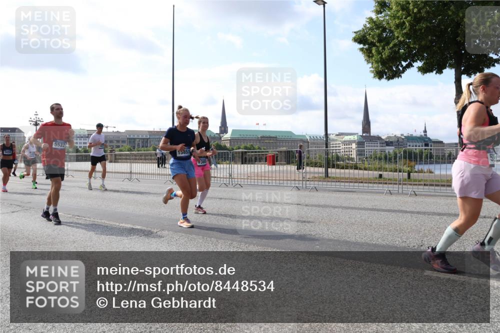 29.06.2025 - hella hamburg halbmarathon Lena Gebhardt http://msf.ph/oto/8448534 29.06.2025 09:53:44 Lombardsbrücke 5532, 15851, 385, 1098, 1466, 1558, 1750, 1759, 2270, 2365, 2402, 2516, 2623, 2823, 2890, 2937, 3004, 3146, 3186, 3414, 4091, 4140, 4247, 4310, 4553, 4949, 5022, 5115, 5362, 5460, 5528, 5532, 5624, 5650, 5692, 6071, 6203, 6282, 6309, 6375, 6388, 6460, 6575, 6903, 7167, 7204, 7322, 7385, 7448, 7480, 7734, 7765, 8023, 8269, 9030, 9043, 9105, 9126, 9626, 9633, 9723, 9965, 10792, 11077, 11936, 13009 meine-sportfotos.de