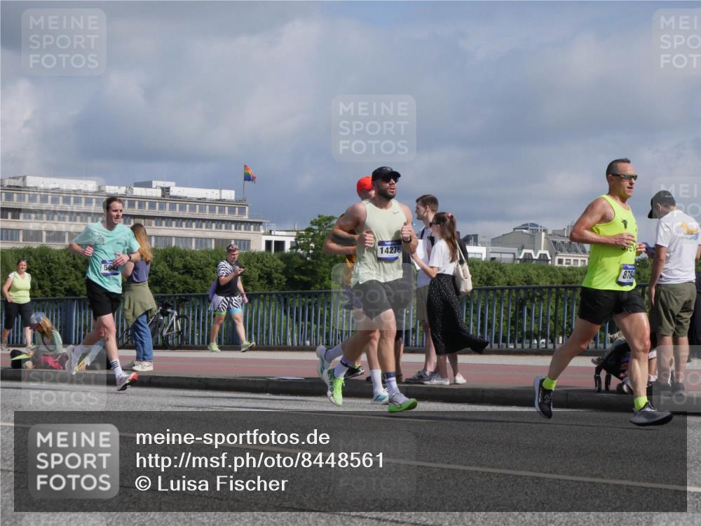 29.06.2025 - hella hamburg halbmarathon Luisa Fischer http://msf.ph/oto/8448561 29.06.2025 09:48:35 Kennedybrücke 5042, 14276, 8784, 3809, 3843, 3955, 5042, 6169, 7845, 8784, 8956, 10298 meine-sportfotos.de
