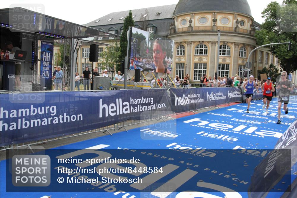 29.06.2025 - hella hamburg halbmarathon Michael Strokosch http://msf.ph/oto/8448584 29.06.2025 10:28:52 Ziel 2604, 10486, 17428, 18763 meine-sportfotos.de