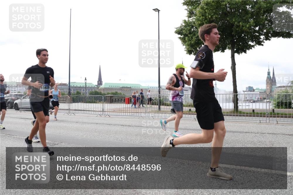 29.06.2025 - hella hamburg halbmarathon Lena Gebhardt http://msf.ph/oto/8448596 29.06.2025 10:30:31 Lombardsbrücke 819, 15938, 157, 1059, 1547, 1647, 2569, 2754, 2755, 2901, 3281, 3443, 3573, 4198, 4575, 4819, 6344, 6556, 6598, 6616, 6626, 7071, 7120, 9830, 10880, 11984, 12349, 12350, 12460, 12461, 12504, 12687, 12688, 12710, 13418, 14216, 14304, 14421, 15299, 15757, 15789, 15938, 16182, 16504, 16601, 16604, 16735, 16769, 16791, 16864, 18046, 18362, 18503, 18671, 18795, 18860 meine-sportfotos.de