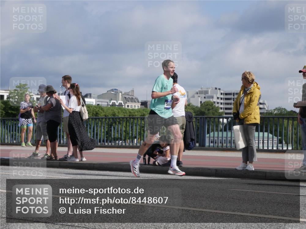 29.06.2025 - hella hamburg halbmarathon Luisa Fischer http://msf.ph/oto/8448607 29.06.2025 09:48:37 Kennedybrücke 5042, 3809, 3843, 3955, 5042, 8784, 8956, 10298 meine-sportfotos.de