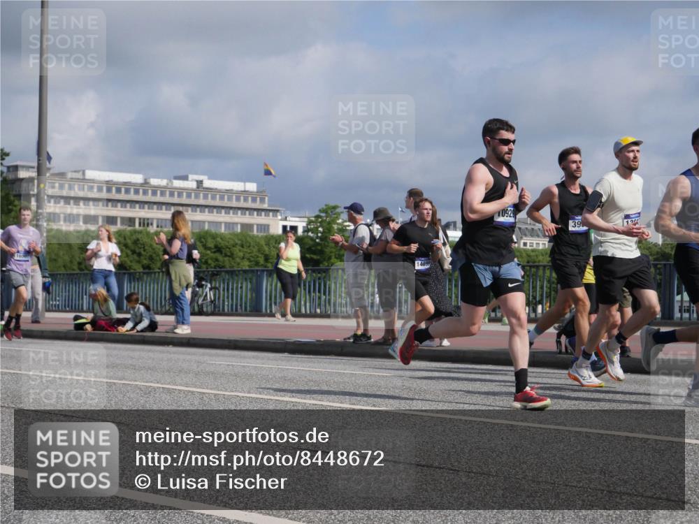 29.06.2025 - hella hamburg halbmarathon Luisa Fischer http://msf.ph/oto/8448672 29.06.2025 09:48:39 Kennedybrücke 16507, 0929, 39, 12, 3809, 3843, 3955, 5042, 7901, 8956, 10298 meine-sportfotos.de