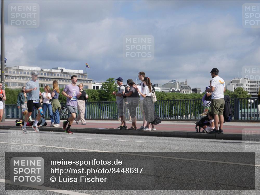 29.06.2025 - hella hamburg halbmarathon Luisa Fischer http://msf.ph/oto/8448697 29.06.2025 09:48:41 Kennedybrücke 16507, 1029, 3809, 3955, 7534, 7901, 8956, 10298 meine-sportfotos.de