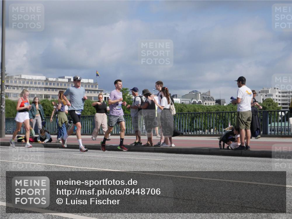 29.06.2025 - hella hamburg halbmarathon Luisa Fischer http://msf.ph/oto/8448706 29.06.2025 09:48:41 Kennedybrücke 1029, 1650, 3809, 3955, 7534, 7901, 8956, 10298 meine-sportfotos.de