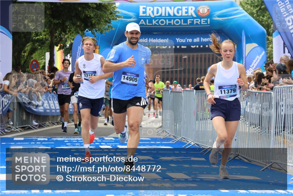 29.06.2025 - hella hamburg halbmarathon Strokosch-Dieckow http://msf.ph/oto/8448772 29.06.2025 10:38:33 Ziel 1710, 3790, 4148, 5248, 8571, 9403, 11379, 12772, 14905, 16280, 17154, 18188, 18357 meine-sportfotos.de