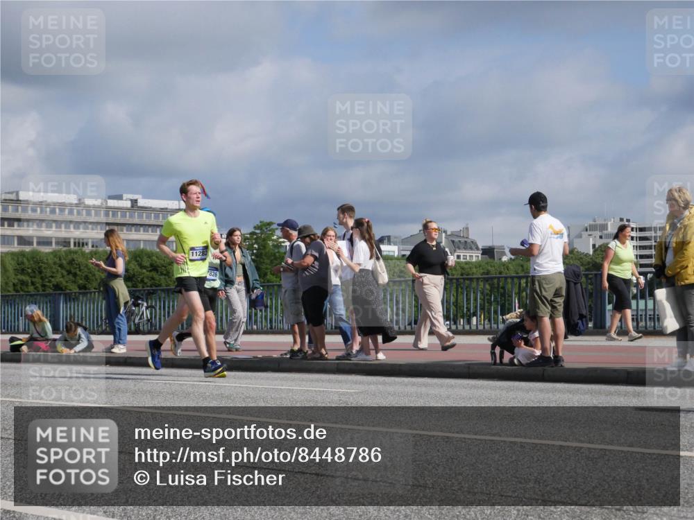 29.06.2025 - hella hamburg halbmarathon Luisa Fischer http://msf.ph/oto/8448786 29.06.2025 09:48:45 Kennedybrücke 11282, 826, 4477, 7534, 7901, 10298, 10865 meine-sportfotos.de