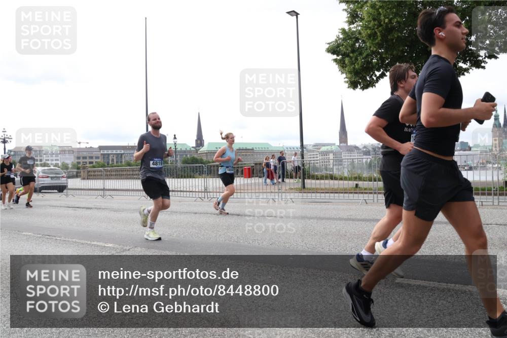 29.06.2025 - hella hamburg halbmarathon Lena Gebhardt http://msf.ph/oto/8448800 29.06.2025 10:30:32 Lombardsbrücke 4819, 16504, 1059, 1472, 1547, 1647, 2505, 2569, 2754, 2755, 2901, 3281, 3443, 3573, 4198, 4575, 4819, 6344, 6556, 6598, 6616, 6626, 7071, 7120, 9830, 10880, 11984, 12349, 12350, 12460, 12461, 12504, 12687, 12688, 12710, 13418, 14216, 14304, 14421, 15299, 15757, 15789, 15938, 16182, 16504, 16601, 16604, 16735, 16791, 16864, 18046, 18362, 18503, 18671, 18795, 18860 meine-sportfotos.de