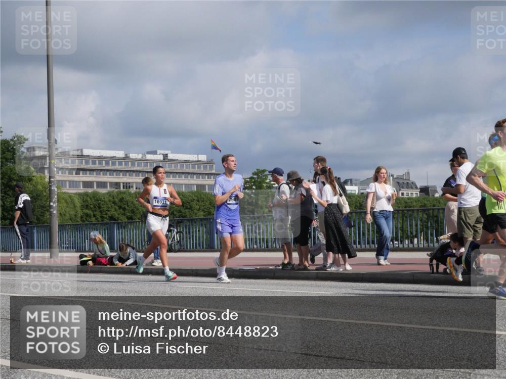29.06.2025 - hella hamburg halbmarathon Luisa Fischer http://msf.ph/oto/8448823 29.06.2025 09:48:46 Kennedybrücke 7901, 16931, 1344, 4477, 7534, 7628, 7901, 10865 meine-sportfotos.de