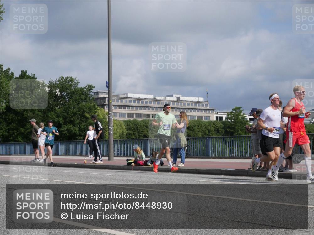 29.06.2025 - hella hamburg halbmarathon Luisa Fischer http://msf.ph/oto/8448930 29.06.2025 09:48:55 Kennedybrücke 4944, 11661, 7628, 1344, 1889, 2243, 4477, 4944, 5048, 7628, 10865 meine-sportfotos.de