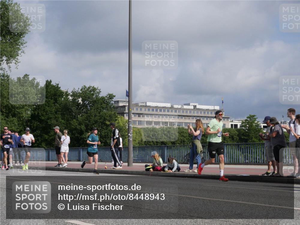 29.06.2025 - hella hamburg halbmarathon Luisa Fischer http://msf.ph/oto/8448943 29.06.2025 09:48:56 Kennedybrücke 1344, 1889, 2243, 4477, 4944, 5048, 7628, 8312, 10865 meine-sportfotos.de