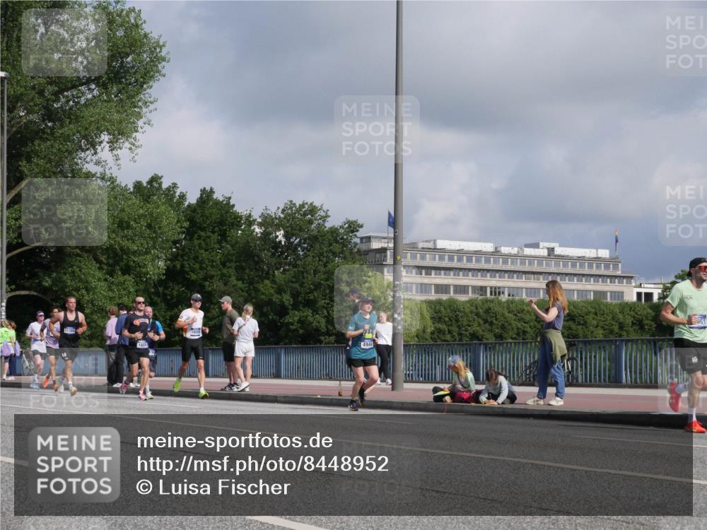 29.06.2025 - hella hamburg halbmarathon Luisa Fischer http://msf.ph/oto/8448952 29.06.2025 09:48:56 Kennedybrücke 11304, 1889, 16505, 4944, 1344, 1889, 2243, 4477, 4944, 5048, 7628, 8312, 10865 meine-sportfotos.de