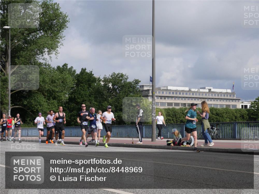29.06.2025 - hella hamburg halbmarathon Luisa Fischer http://msf.ph/oto/8448969 29.06.2025 09:48:57 Kennedybrücke 1304, 1889, 16505, 1344, 1889, 2243, 4477, 4944, 5048, 7628, 8312, 10865 meine-sportfotos.de