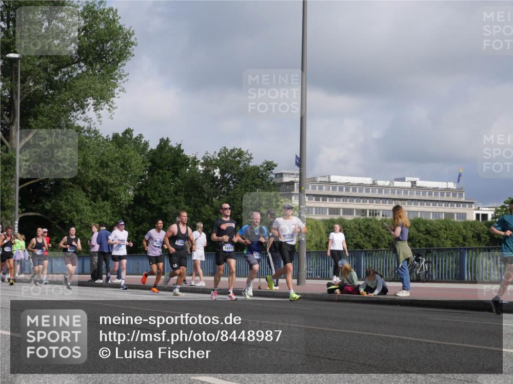 29.06.2025 - hella hamburg halbmarathon Luisa Fischer http://msf.ph/oto/8448987 29.06.2025 09:48:58 Kennedybrücke 11304, 10927, 1889, 16619, 16505, 1344, 1889, 2243, 4944, 5048, 5660, 7628, 8312, 10865 meine-sportfotos.de