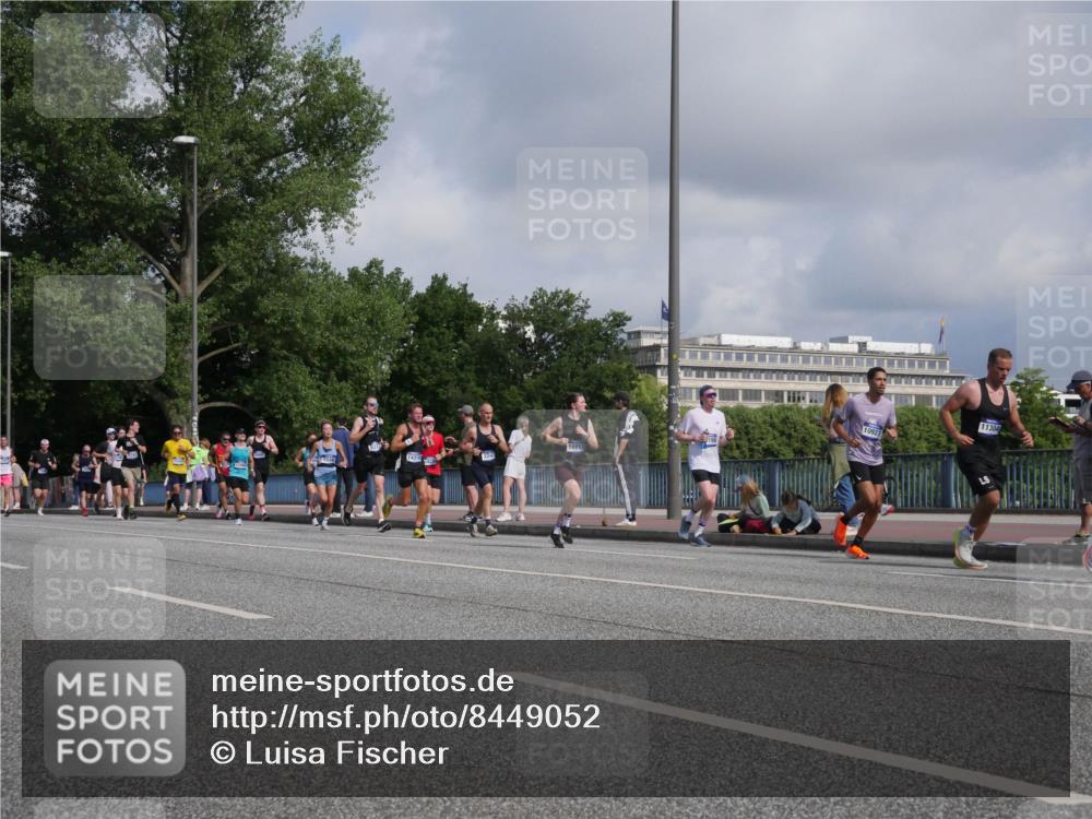 29.06.2025 - hella hamburg halbmarathon Luisa Fischer http://msf.ph/oto/8449052 29.06.2025 09:49:01 Kennedybrücke 16811, 5048, 10927, 11304, 1577, 1889, 2243, 4944, 5048, 5152, 5660, 7466, 8312, 8323 meine-sportfotos.de