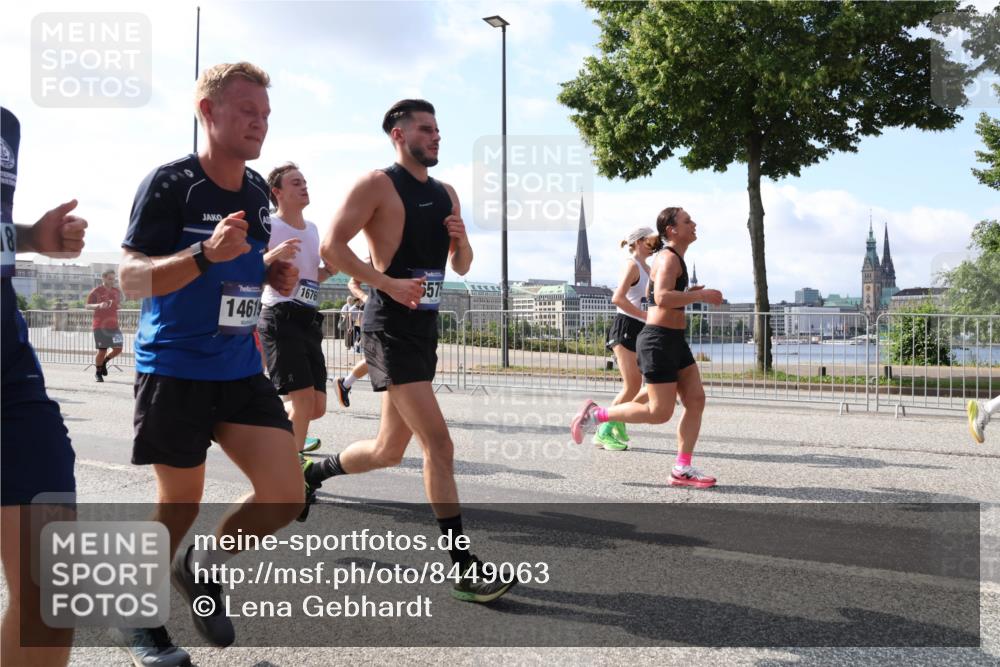 29.06.2025 - hella hamburg halbmarathon Lena Gebhardt http://msf.ph/oto/8449063 29.06.2025 09:53:47 Lombardsbrücke 8, 1461, 1676, 657, 1098, 1466, 1558, 1750, 1902, 2270, 2365, 2402, 2516, 2623, 2823, 2890, 2937, 3004, 3146, 3186, 3414, 4091, 4140, 4235, 4247, 4310, 4949, 5022, 5115, 5362, 5460, 5528, 5532, 5650, 5692, 6071, 6198, 6282, 6309, 6375, 6388, 6460, 6575, 6903, 7167, 7322, 7385, 7448, 7480, 7734, 8023, 8269, 9030, 9043, 9105, 9126, 9482, 9619, 9626, 9633, 9723, 9965, 10792, 11077, 11936, 12084, 13009 meine-sportfotos.de