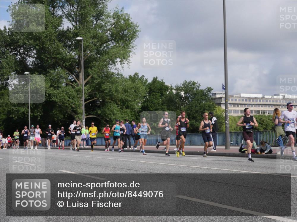 29.06.2025 - hella hamburg halbmarathon Luisa Fischer http://msf.ph/oto/8449076 29.06.2025 09:49:02 Kennedybrücke 5048, 14310, 2243, 1681, 1577, 1889, 2243, 5048, 5152, 5660, 7466, 8312, 8323 meine-sportfotos.de