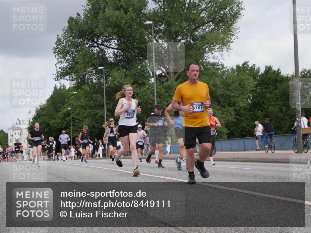 29.06.2025 - hella hamburg halbmarathon Luisa Fischer http://msf.ph/oto/8449111 29.06.2025 10:31:17 Kennedybrücke 7667, 9855, 3045, 5707, 80, 5285, 5707, 5939, 7667, 7764, 7980, 9855, 10412, 10413 meine-sportfotos.de
