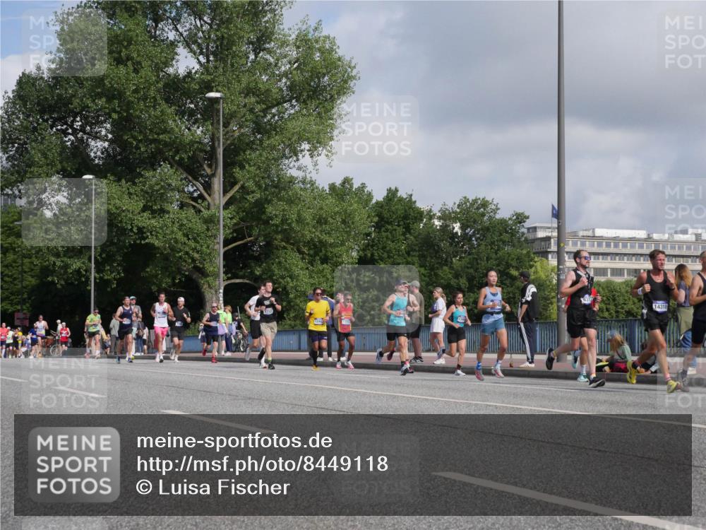 29.06.2025 - hella hamburg halbmarathon Luisa Fischer http://msf.ph/oto/8449118 29.06.2025 09:49:03 Kennedybrücke 1244, 14310, 1577, 1889, 2243, 5048, 5152, 5660, 7466, 8312, 8323, 10477 meine-sportfotos.de