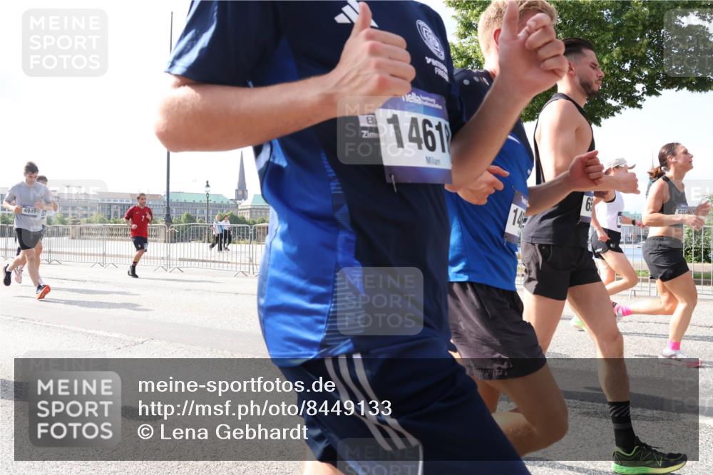 29.06.2025 - hella hamburg halbmarathon Lena Gebhardt http://msf.ph/oto/8449133 29.06.2025 09:53:47 Lombardsbrücke 4949, 1461, 14, 6, 1098, 1466, 1558, 1750, 1902, 2270, 2365, 2402, 2516, 2623, 2823, 2890, 2937, 3004, 3146, 3186, 3414, 4091, 4140, 4235, 4247, 4310, 4949, 5022, 5115, 5362, 5460, 5528, 5532, 5650, 5692, 6071, 6198, 6282, 6309, 6375, 6388, 6460, 6575, 6903, 7167, 7322, 7385, 7448, 7480, 7734, 8023, 8269, 9030, 9043, 9105, 9126, 9482, 9619, 9626, 9633, 9723, 9965, 10792, 11077, 11936, 12084, 13009 meine-sportfotos.de