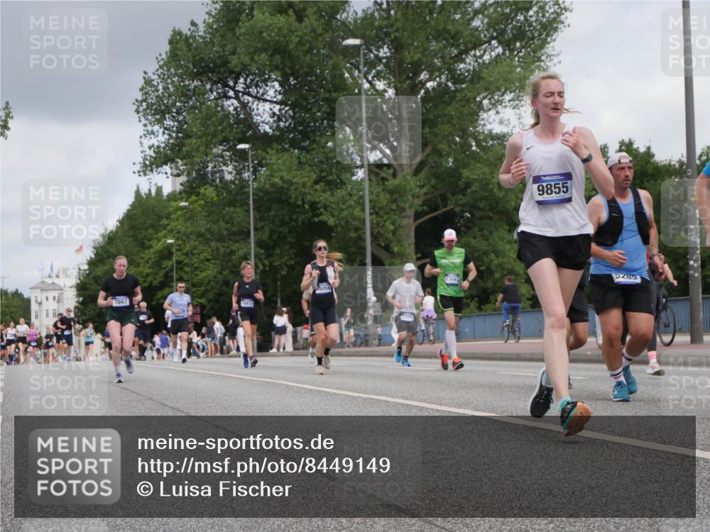 29.06.2025 - hella hamburg halbmarathon Luisa Fischer http://msf.ph/oto/8449149 29.06.2025 10:31:19 Kennedybrücke 7667, 10413, 9855, 5056, 13043, 5285, 5285, 5707, 5939, 7667, 7764, 7980, 9855, 10412, 10413 meine-sportfotos.de
