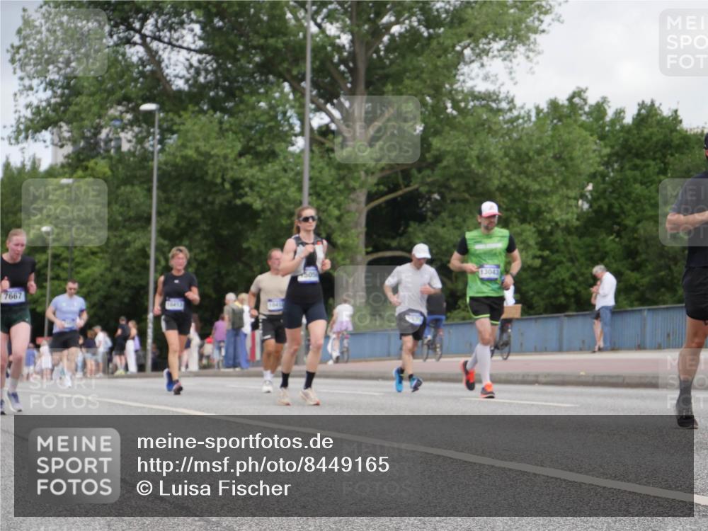 29.06.2025 - hella hamburg halbmarathon Luisa Fischer http://msf.ph/oto/8449165 29.06.2025 10:31:20 Kennedybrücke 7667, 10413, 13043, 5285, 5707, 5939, 7497, 7667, 7764, 7980, 9855, 10412, 10413 meine-sportfotos.de