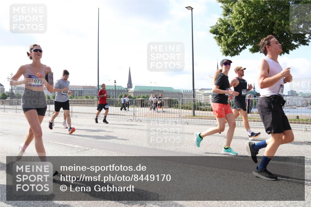 29.06.2025 - hella hamburg halbmarathon Lena Gebhardt http://msf.ph/oto/8449170 29.06.2025 09:53:48 Lombardsbrücke 4949, 1098, 1466, 1558, 1750, 1902, 2270, 2365, 2402, 2516, 2623, 2823, 2890, 2937, 3004, 3146, 3186, 3414, 4091, 4140, 4235, 4237, 4247, 4310, 4949, 5022, 5115, 5362, 5460, 5528, 5532, 5650, 5692, 6071, 6198, 6282, 6309, 6375, 6388, 6460, 6575, 6903, 7167, 7322, 7385, 7448, 7480, 7734, 8023, 8269, 9030, 9043, 9105, 9126, 9482, 9619, 9626, 9633, 9723, 9965, 10792, 11077, 11936, 12084, 13009 meine-sportfotos.de