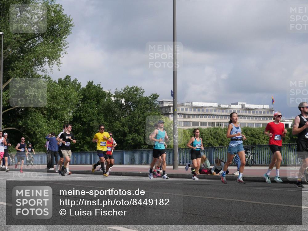 29.06.2025 - hella hamburg halbmarathon Luisa Fischer http://msf.ph/oto/8449182 29.06.2025 09:49:05 Kennedybrücke 12447, 1349, 5152, 17751, 1827, 1577, 2243, 5048, 5152, 5660, 7466, 8312, 8323, 10477 meine-sportfotos.de