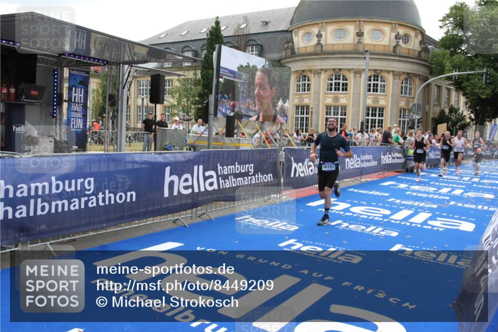 29.06.2025 - hella hamburg halbmarathon Michael Strokosch http://msf.ph/oto/8449209 29.06.2025 10:29:11 Ziel 3043, 8473, 10171, 10351, 16157, 19194 meine-sportfotos.de