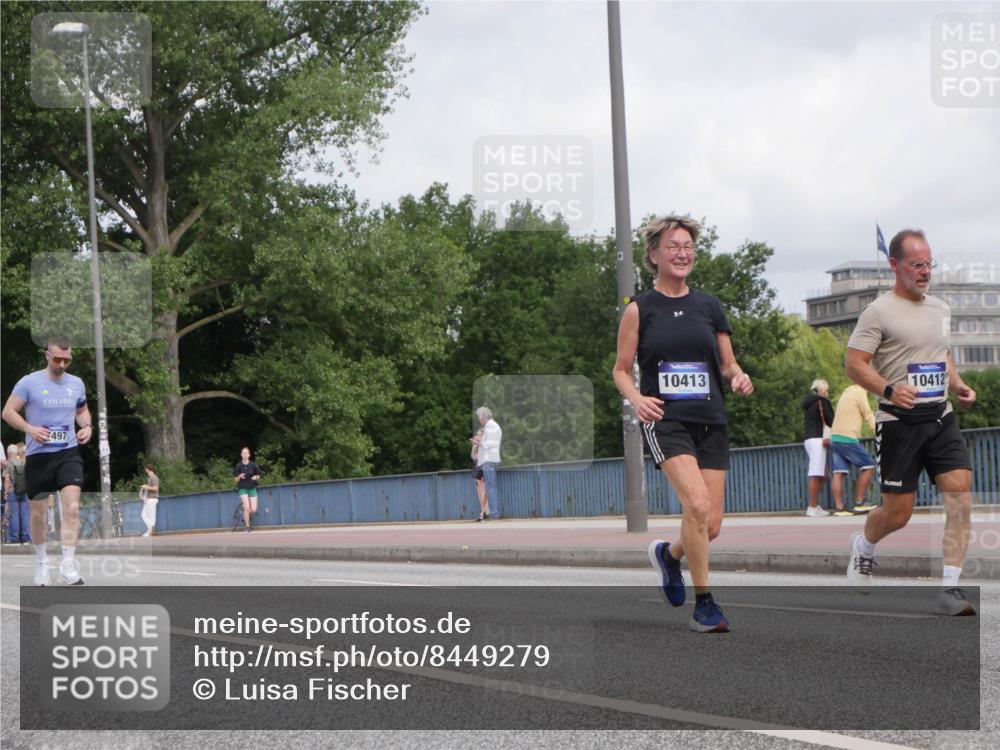 29.06.2025 - hella hamburg halbmarathon Luisa Fischer http://msf.ph/oto/8449279 29.06.2025 10:31:25 Kennedybrücke 10413, 10412, 497, 5939, 6102, 7497, 7667, 10412, 10413 meine-sportfotos.de
