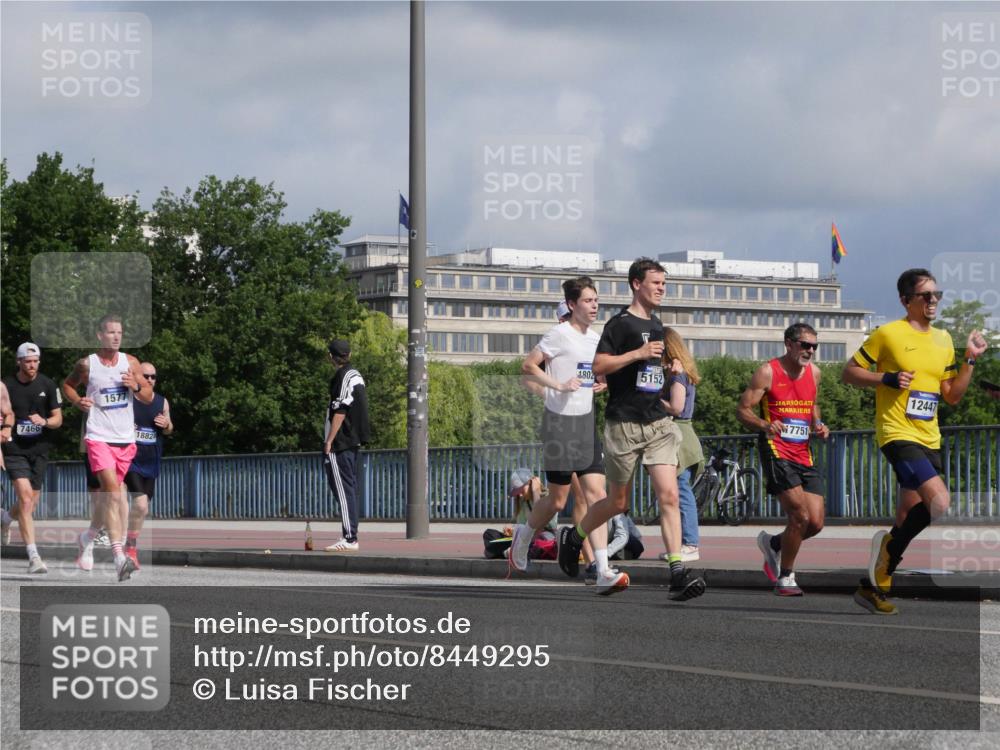 29.06.2025 - hella hamburg halbmarathon Luisa Fischer http://msf.ph/oto/8449295 29.06.2025 09:49:07 Kennedybrücke 7466, 1577, 1882, 180, 5152, 7751, 12447, 1053, 1577, 2243, 5048, 5152, 5660, 7466, 8312, 8323, 10477 meine-sportfotos.de