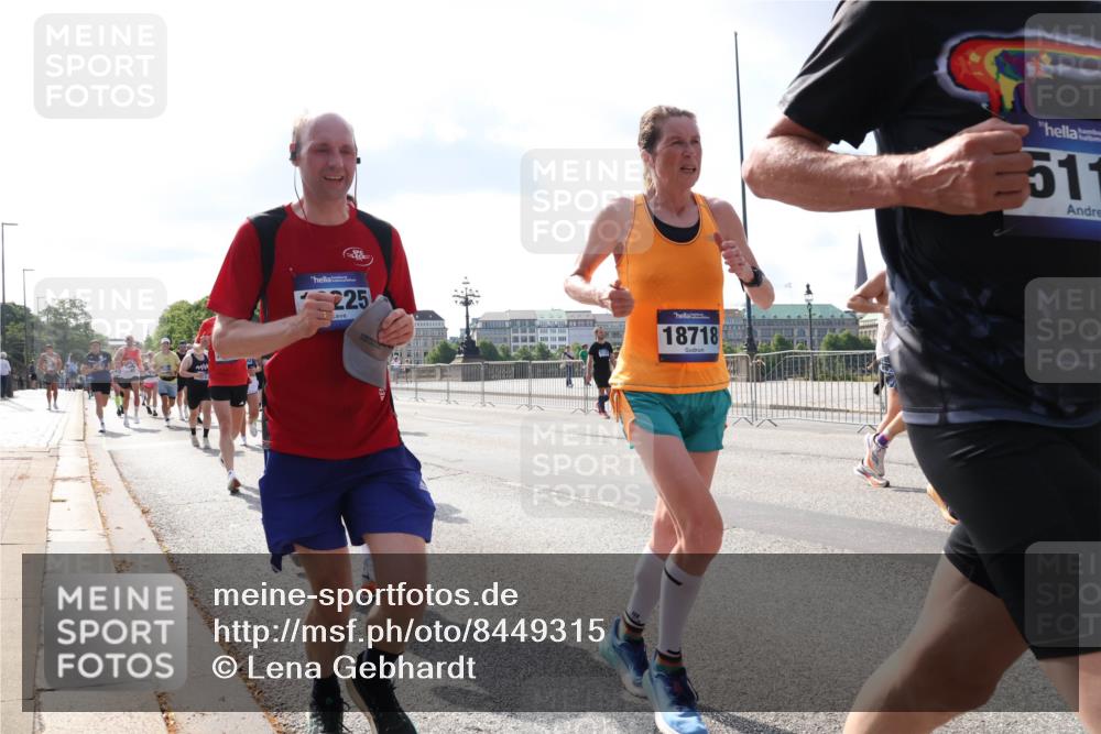 29.06.2025 - hella hamburg halbmarathon Lena Gebhardt http://msf.ph/oto/8449315 29.06.2025 09:53:49 Lombardsbrücke 225, 18718, 511, 1098, 1413, 1466, 1750, 1902, 2270, 2365, 2402, 2516, 2623, 2823, 2890, 2937, 3004, 3146, 3186, 3414, 4140, 4235, 4237, 4247, 4310, 4949, 5115, 5362, 5460, 5528, 5532, 5650, 5692, 6071, 6198, 6282, 6309, 6375, 6388, 6460, 6575, 6903, 7167, 7322, 7385, 7448, 7480, 7734, 8023, 8269, 8928, 9030, 9043, 9105, 9126, 9482, 9619, 9626, 9633, 9723, 9965, 10792, 11077, 11936, 12084, 13009 meine-sportfotos.de