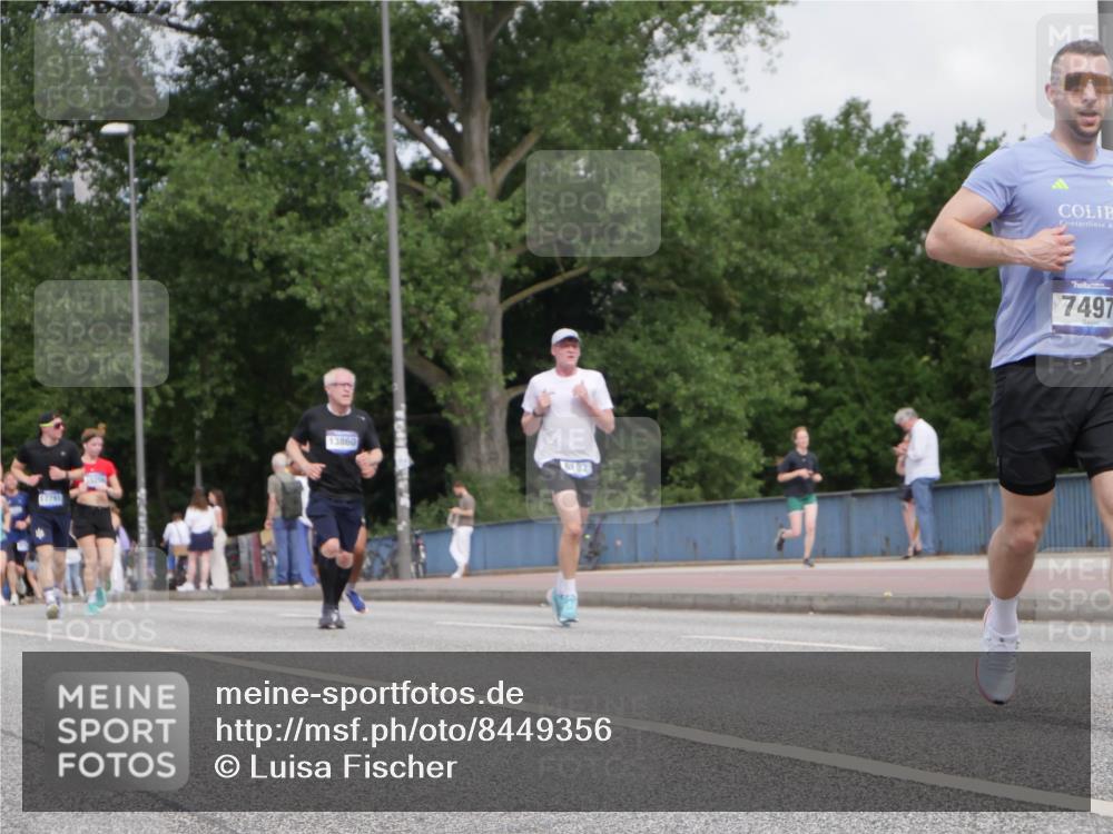 29.06.2025 - hella hamburg halbmarathon Luisa Fischer http://msf.ph/oto/8449356 29.06.2025 10:31:29 Kennedybrücke 13860, 102, 7497, 4834, 6102, 7497, 10412, 10413 meine-sportfotos.de