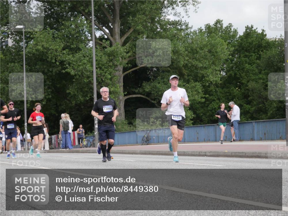 29.06.2025 - hella hamburg halbmarathon Luisa Fischer http://msf.ph/oto/8449380 29.06.2025 10:31:29 Kennedybrücke 15256, 17791, 13860, 6102, 4834, 6102, 7497, 10412, 10413 meine-sportfotos.de