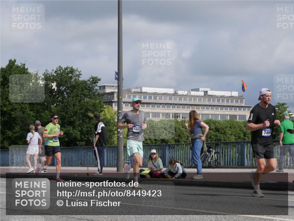 29.06.2025 - hella hamburg halbmarathon Luisa Fischer http://msf.ph/oto/8449423 29.06.2025 09:49:11 Kennedybrücke 16881, 7466, 10477, 1053, 1577, 5152, 5193, 5660, 7466, 8323, 10477 meine-sportfotos.de