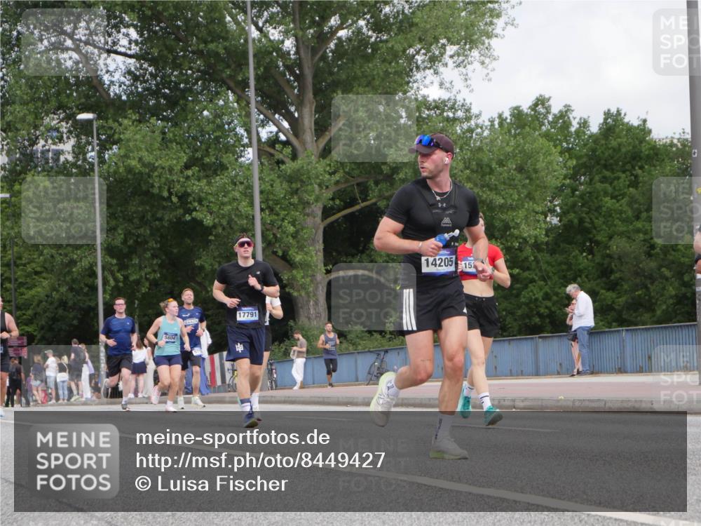29.06.2025 - hella hamburg halbmarathon Luisa Fischer http://msf.ph/oto/8449427 29.06.2025 10:31:34 Kennedybrücke 5604, 17791, 14205, 15, 4834, 5604, 6102, 6259, 6345, 9642, 9716 meine-sportfotos.de