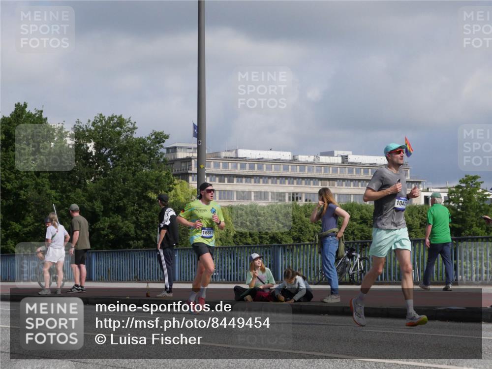 29.06.2025 - hella hamburg halbmarathon Luisa Fischer http://msf.ph/oto/8449454 29.06.2025 09:49:11 Kennedybrücke 16881, 1047, 1053, 1577, 5152, 5193, 5660, 7466, 8323, 10477 meine-sportfotos.de